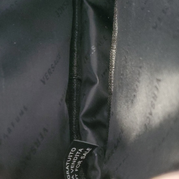 💖AUTHENTIC VERSACE NEOPRENE POUCH CONVERTED IN A CROSSBODY 💖 - Picture 2 of 7